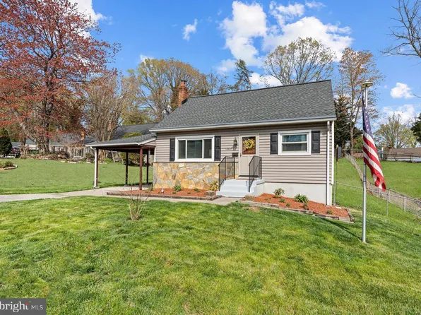 13207 Treetop Ct, Woodbridge, VA 22191