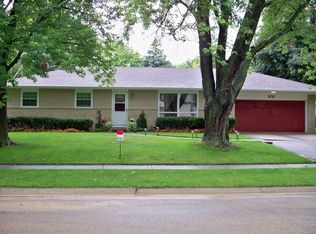 900 Deborah Ave, Elgin, IL 60123