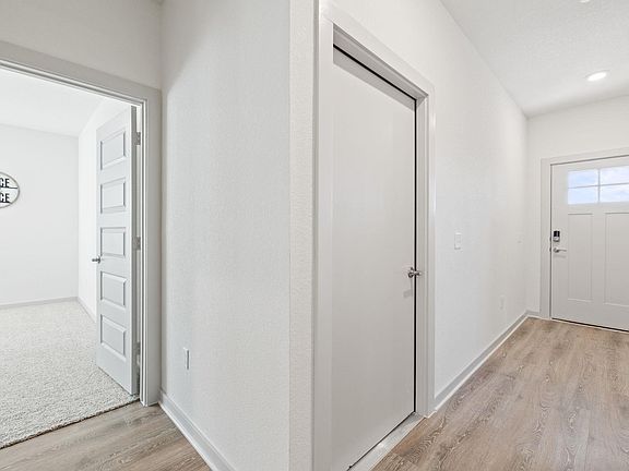 4th image of 212 Florenz Ln