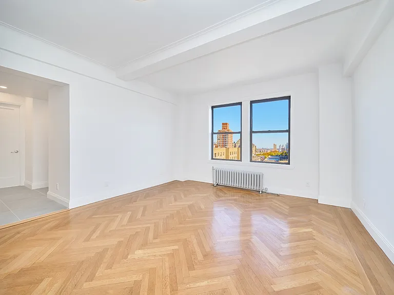 600 W 111th St #13B1 — Photo 2
