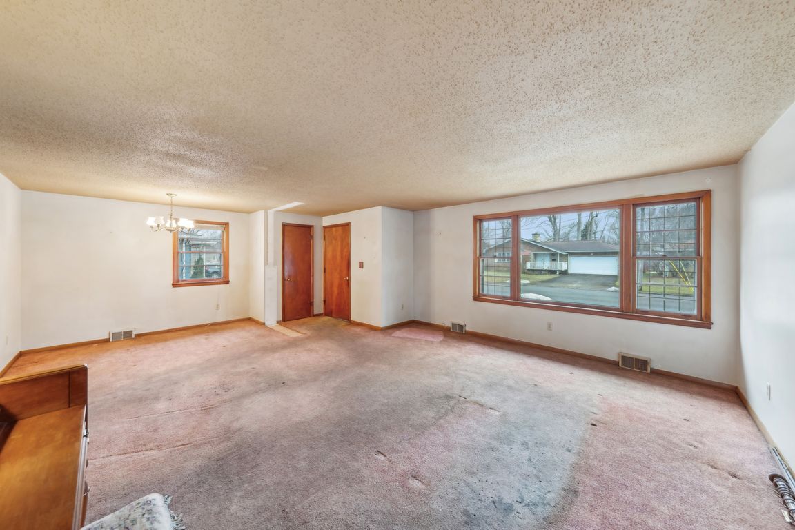 Greenwood Cir-009