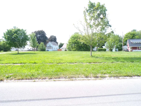47 Spruce St, Massena, NY 13662
