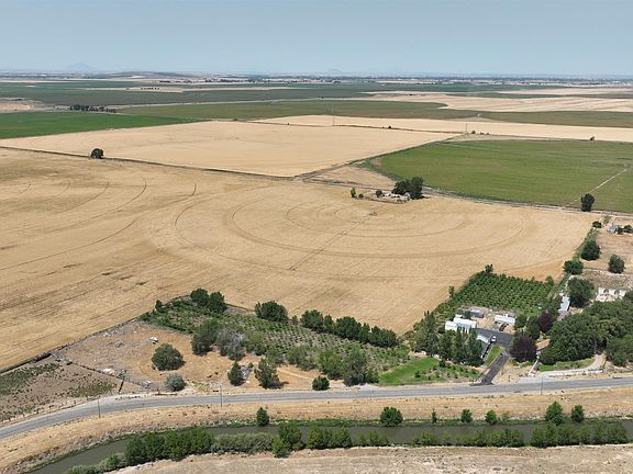 3rd image of 33 Faulkners Loop