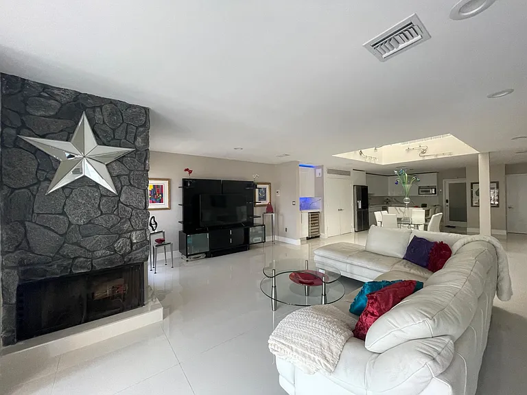 1127 Boca Cove Ln — Photo 13