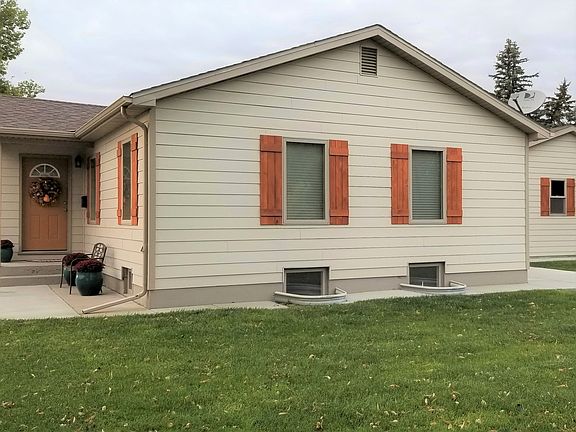 2nd image of 1308 Country Club Dr