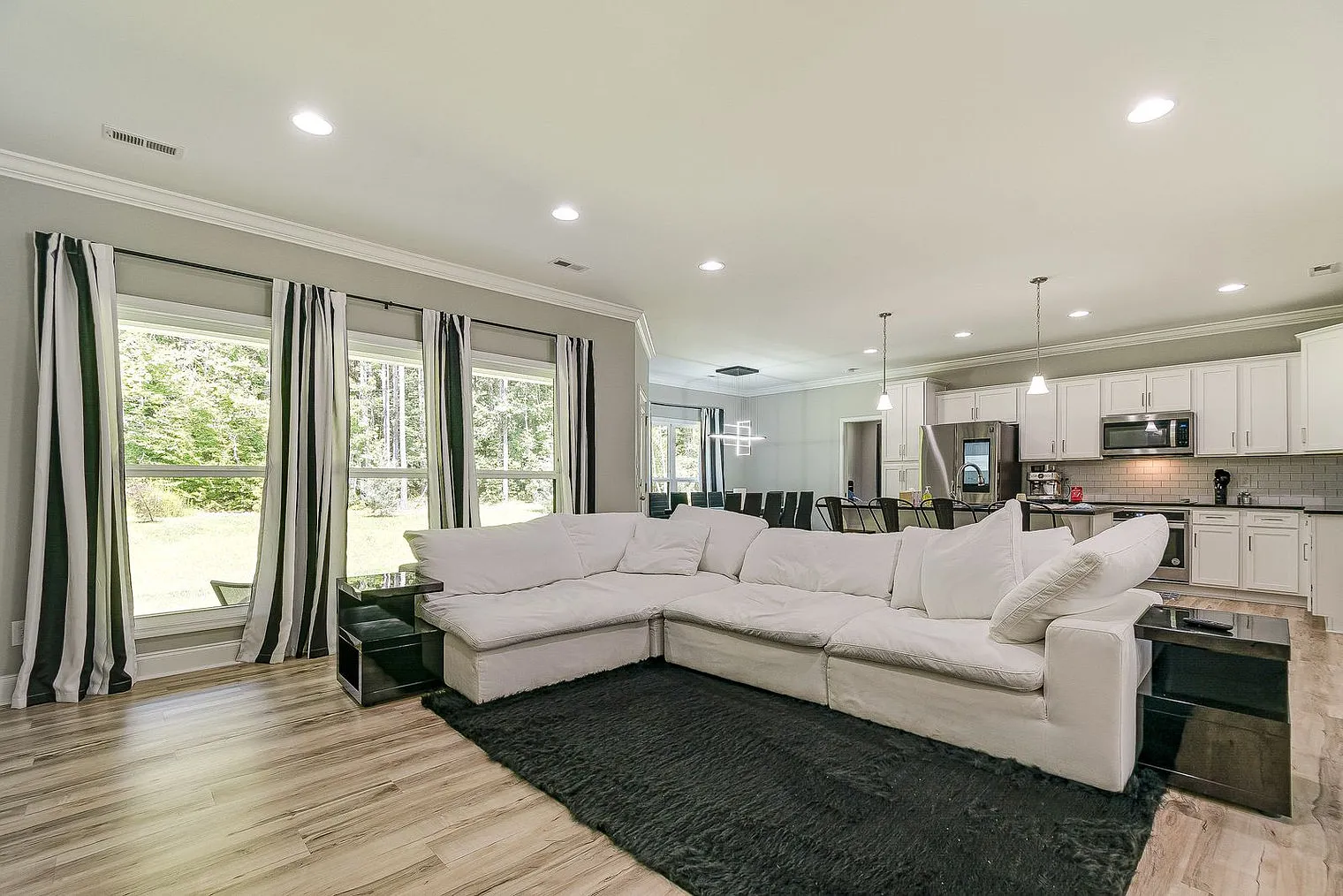 3 bed, 2.0 bath, 2142 sqft, $6,617 — Photo 1