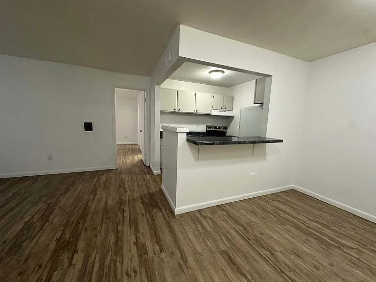 University Park Apartments near Cornell University — Photo 138