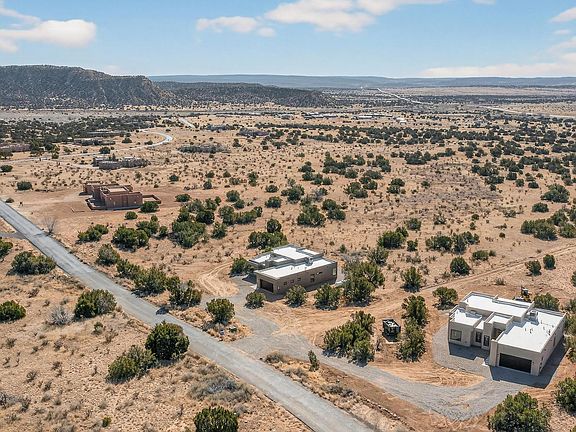 4th image of 85 Cerro Alto Rd