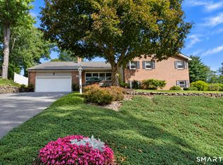 66 Lovelace Dr, West Hartford, CT 06117