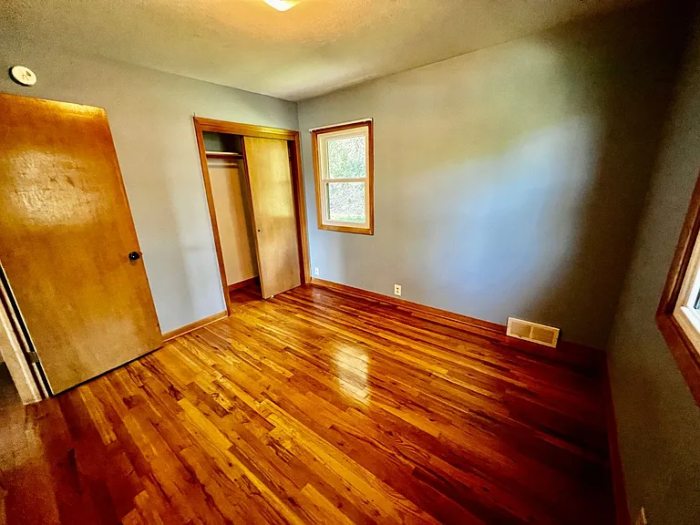 33 Susan Ln — Photo 10