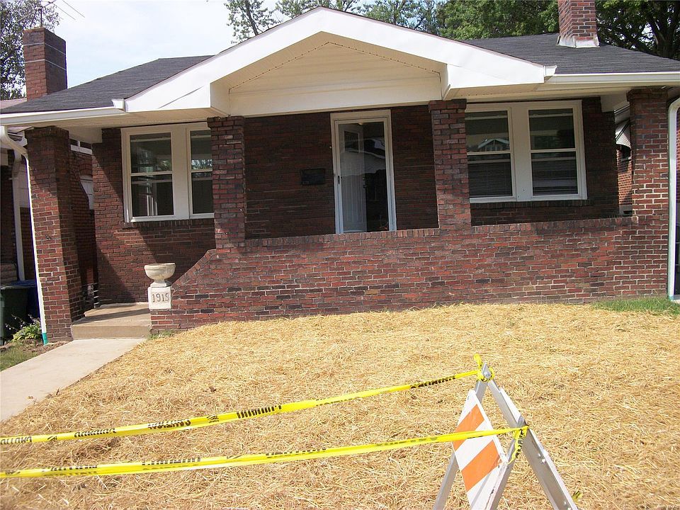 1st image of 1915 Forest Ave