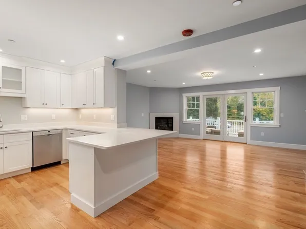 12 Main St #7, Amesbury, MA 01913