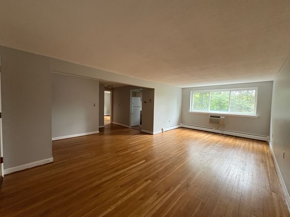 138 Store Ave #3H