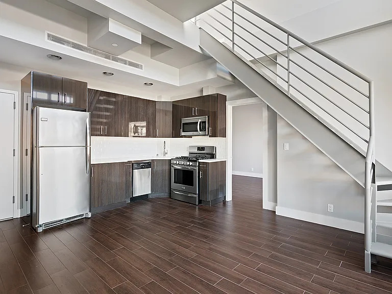 326 Bond St #4R — Photo 5