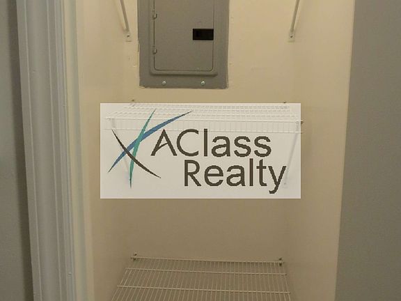4th image of 3013 45th St APT 2L