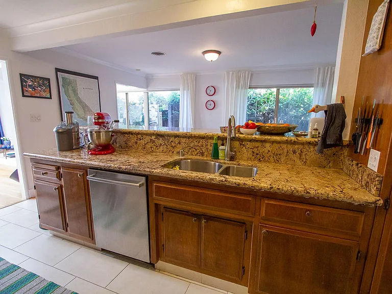 1167 Stanley Way — Photo 7