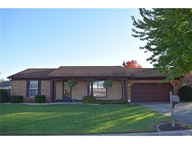 421 Saint Sabre Dr photo 1