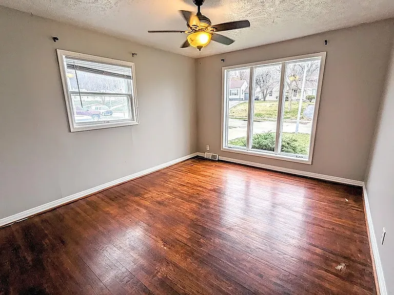3421 Martin Ave — Photo 5