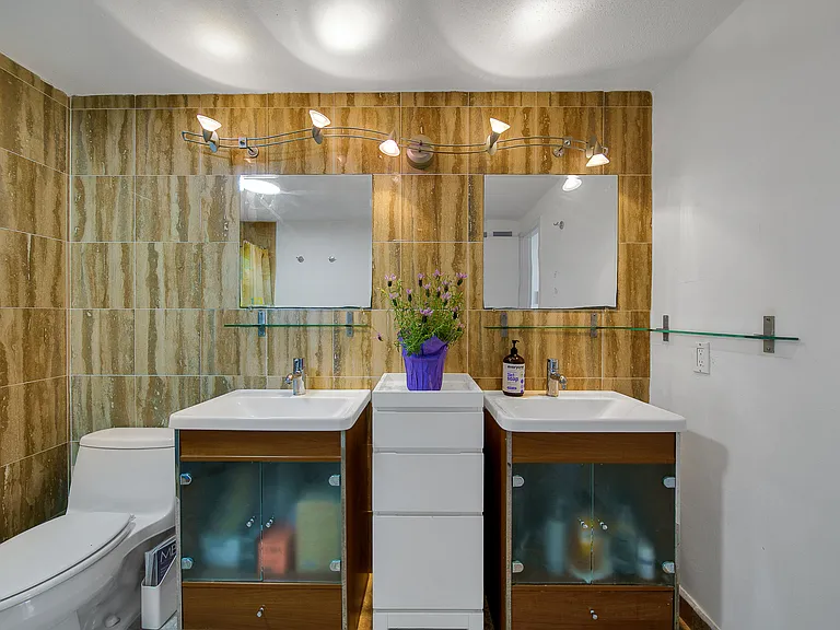 5825 Collins Ave #10G — Photo 19