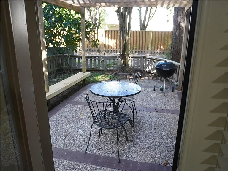 31 N Lakeridge Cir — Photo 18