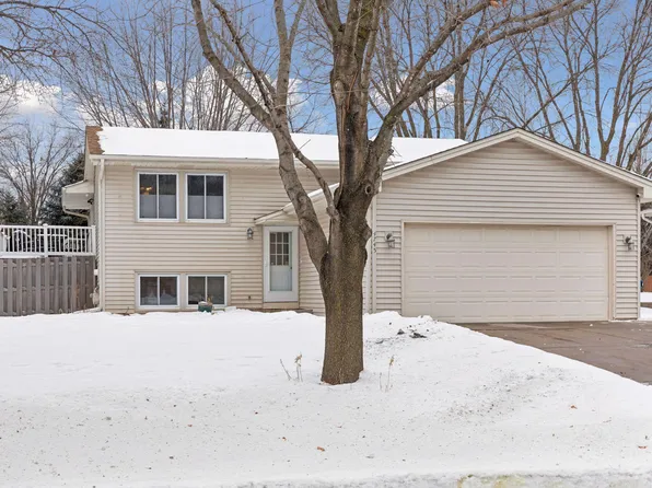 4745 Upland Ln N, Plymouth, MN 55446