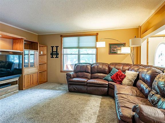 4th image of 1600 Concordia Ave #1