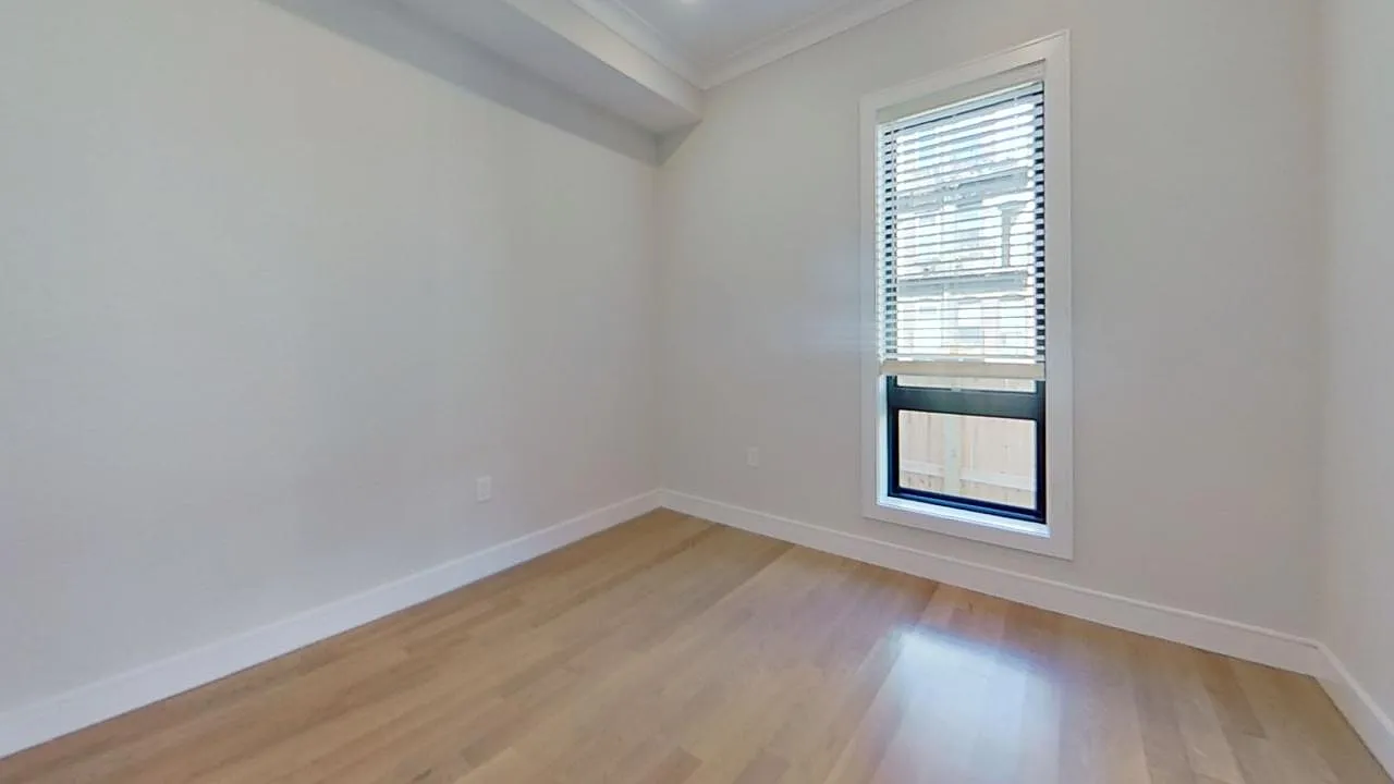 5 bed, 1245 sqft, $7,825 — Photo 4