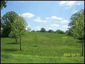 2nd image of 412 Cypress Dr