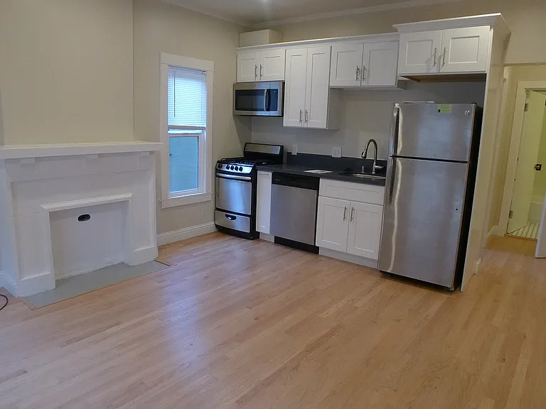 2339 Oregon St — Photo 2