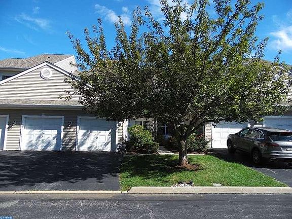 2nd image of 122 Stewarts Ct #803