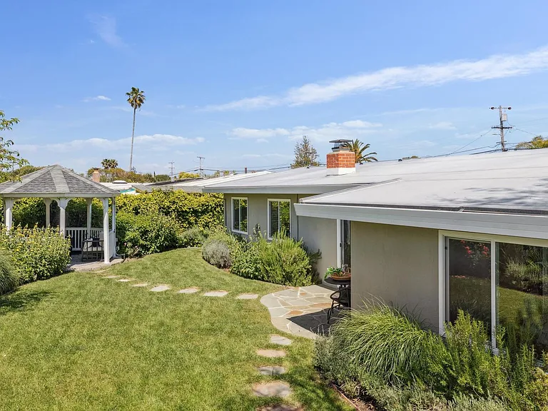 53 Labrea Way — Photo 7