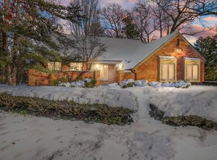 3585 Bloomfield Club Dr, Bloomfield Hills, MI 48301