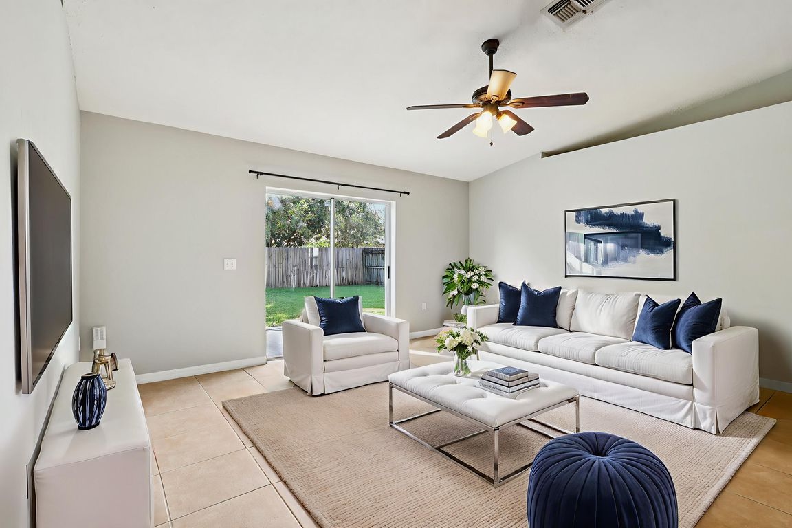 10-print-Stonefield Dr-S0508-009 virtually staged