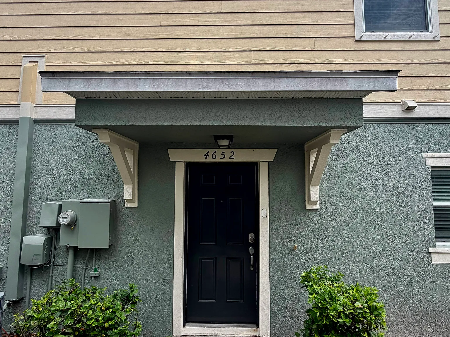2 bed, 2.5 bath, 1320 sqft, $1,649 — Photo 2