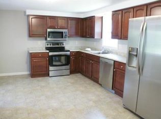 12 Mechanic St, Webster, MA 01516