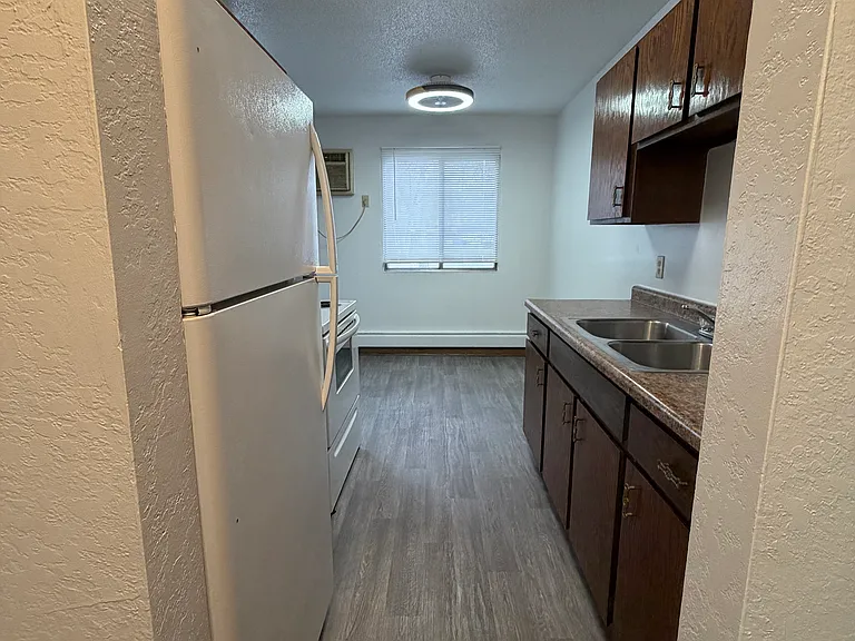 1887 E Wilson Ave #5 — Photo 2