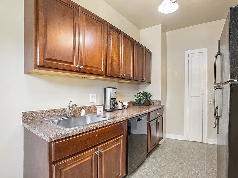 365 Hanover Ave #105 — Photo 6