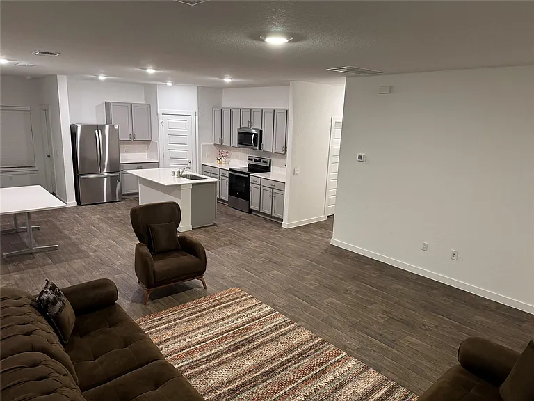 204 James River Dr — Photo 7
