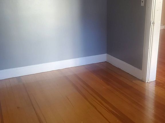 3rd image of 31 Thurman St Floor 1