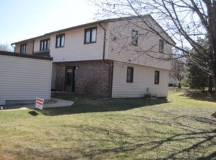 2301 Southwood Pl, Lincoln, NE 68512