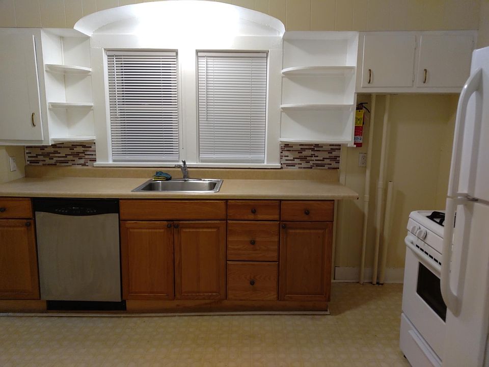 1st image of 18 Wyandotte Ave #20
