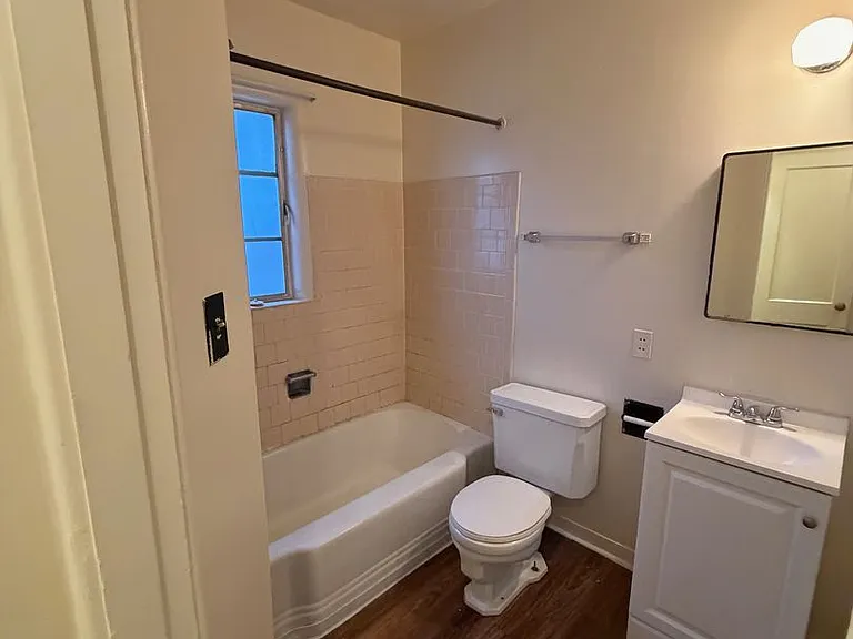 1115 Dr Martin Luther King Jr Ave NE — Photo 8
