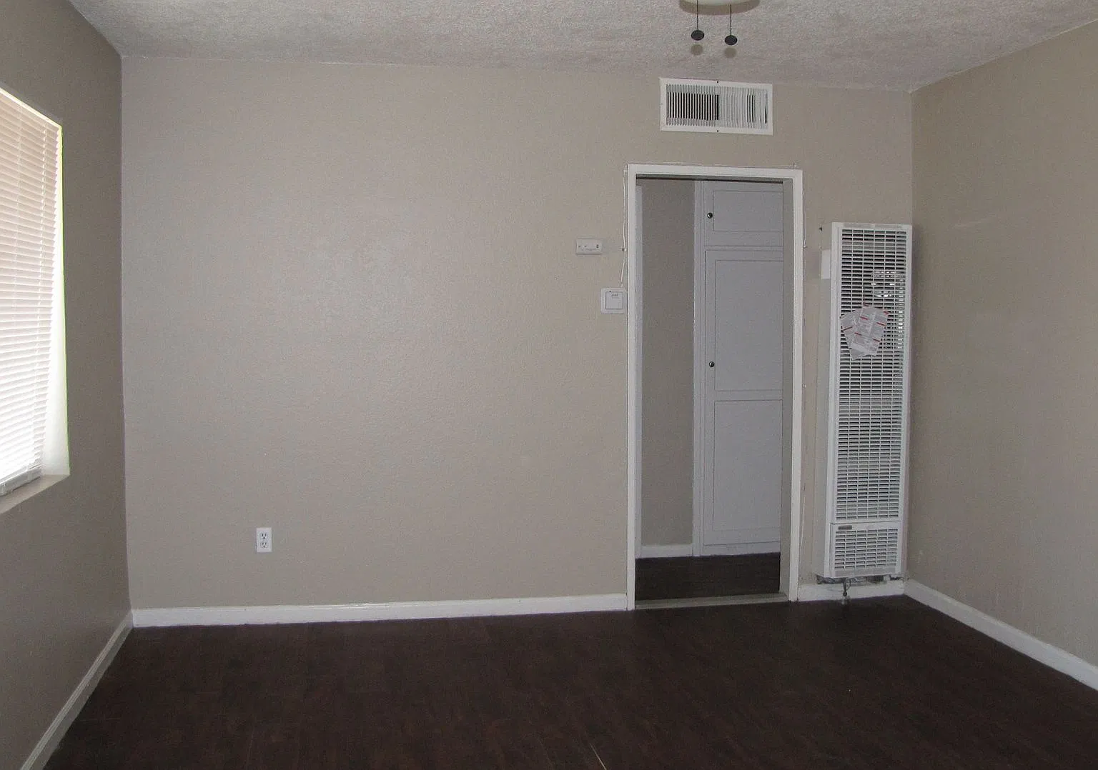 Home for Rent in Oildale — Photo 2