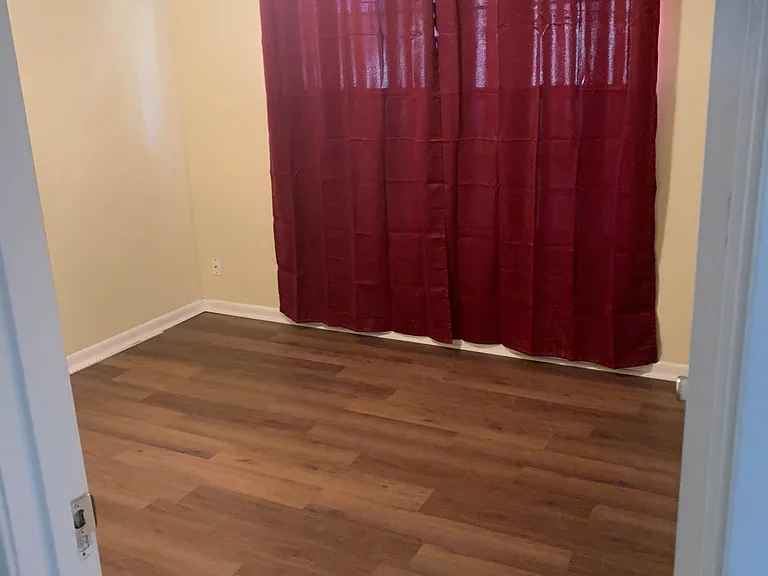 512 Milton St — Photo 3