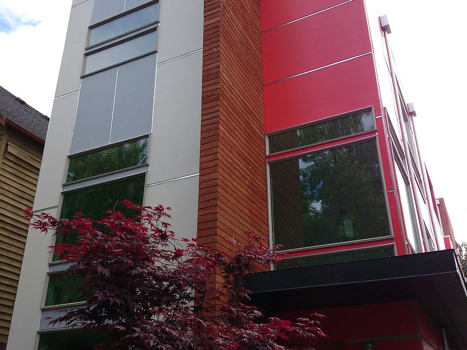 2nd image of 912 18th Ave
