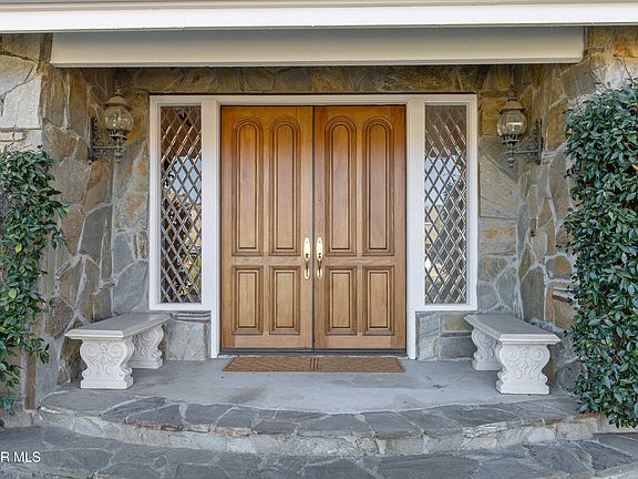 3rd image of 11300 Highridge Ct