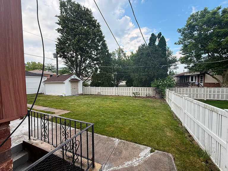 17305 Overhill Ave — Photo 22