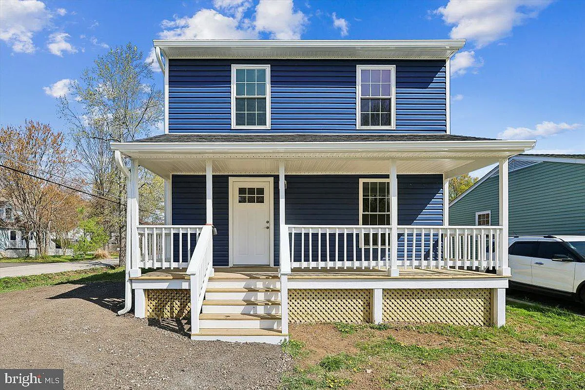 1160 Oak Ave photo 1