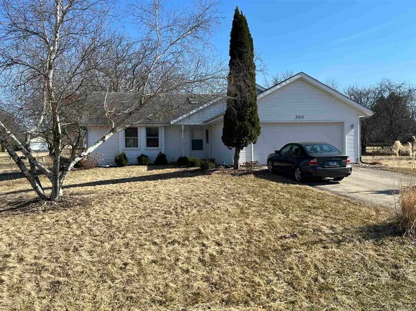 300 Lamplighter Loop SE, Poplar Grove, IL 61065