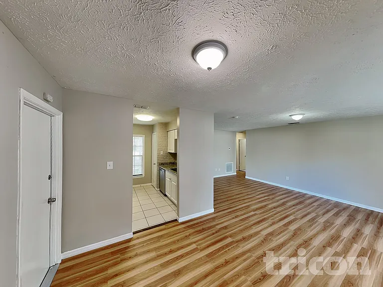 2704 Manor Hill Dr — Photo 6